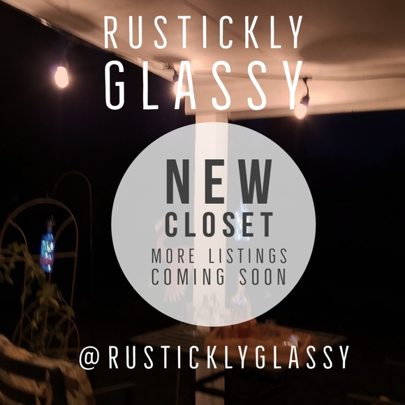 New closet for glassy rustic decor - Picture 2 of 6